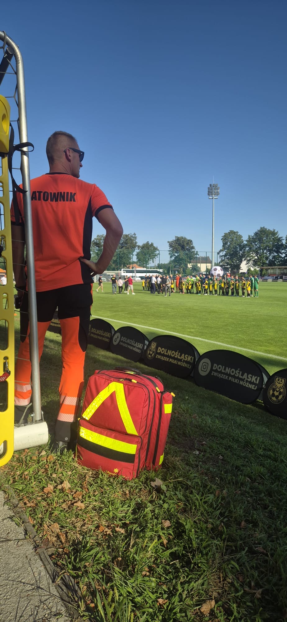 Ratownik zabezpieczający wydarzenie sportowe